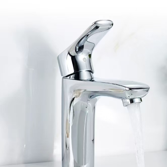 Faucet aon-làimhe le cumadh Arc airgid soilleir