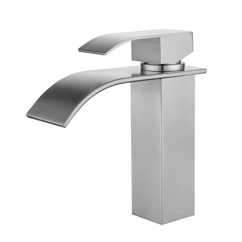 Faucet basgaid nighe ann an stoidhle eas ceàrnagach ceàrnagach