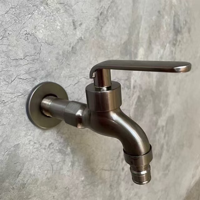 Faucet luath-fhosgailte air a bhrùthadh le stàilinn
